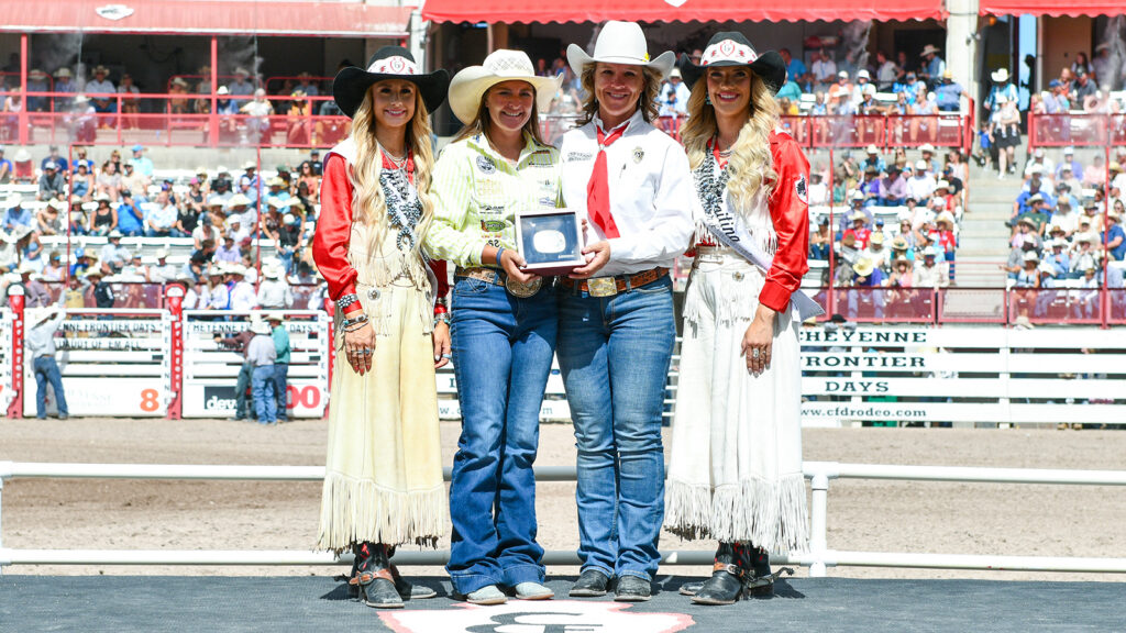 Barrel Racing Champion | Tayla Moeykens
